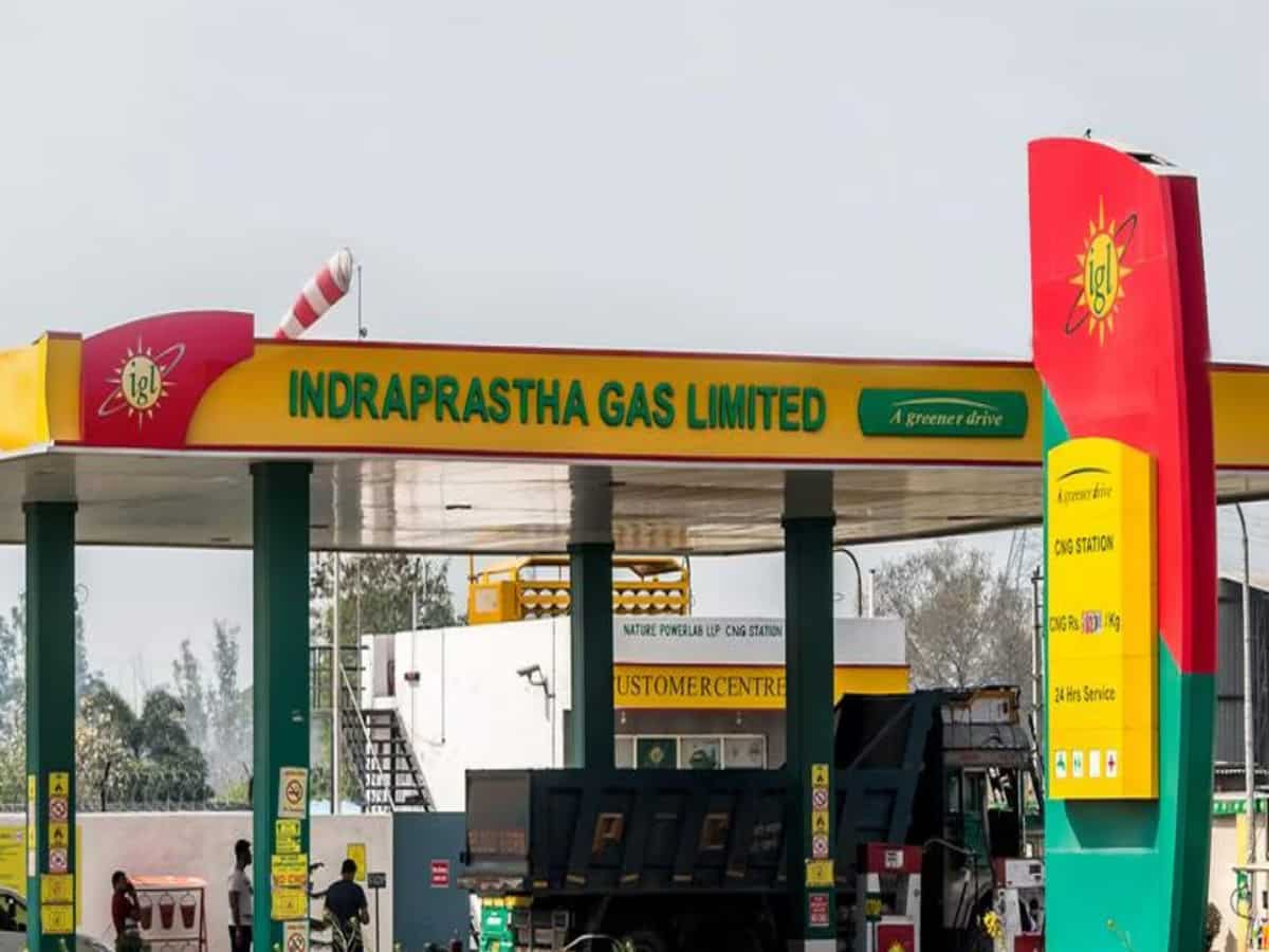 CNG Price Hike: आम लोगों को बड़ा झटका! इन शहरों में महंगी हुई सीएनजी, जानें आपके शहर का लेटेस्ट रेट