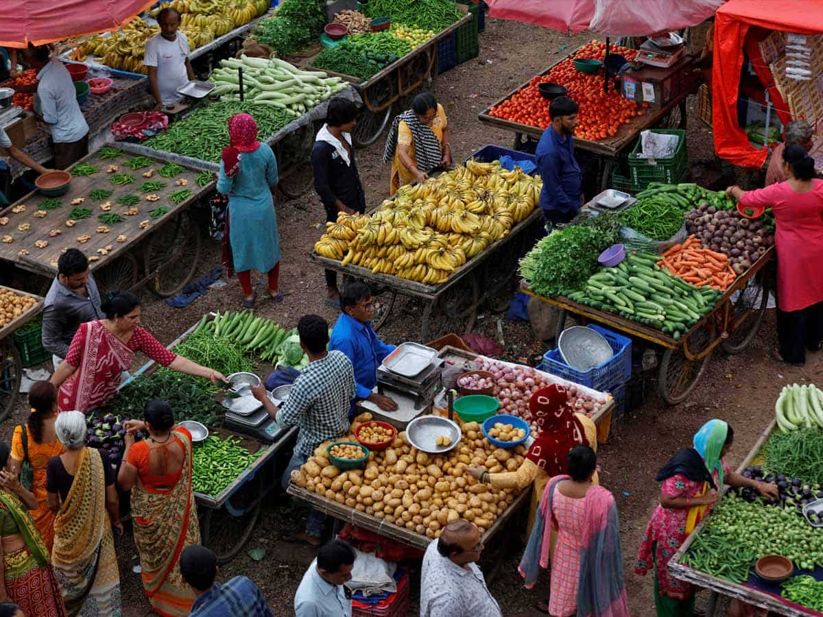 महंगाई से छुटकारे की उम्मीद, खाने-पीने के सामान के जल्द घटेंगे दाम, वित्त मंत्रालय की रिपोर्ट में दावा