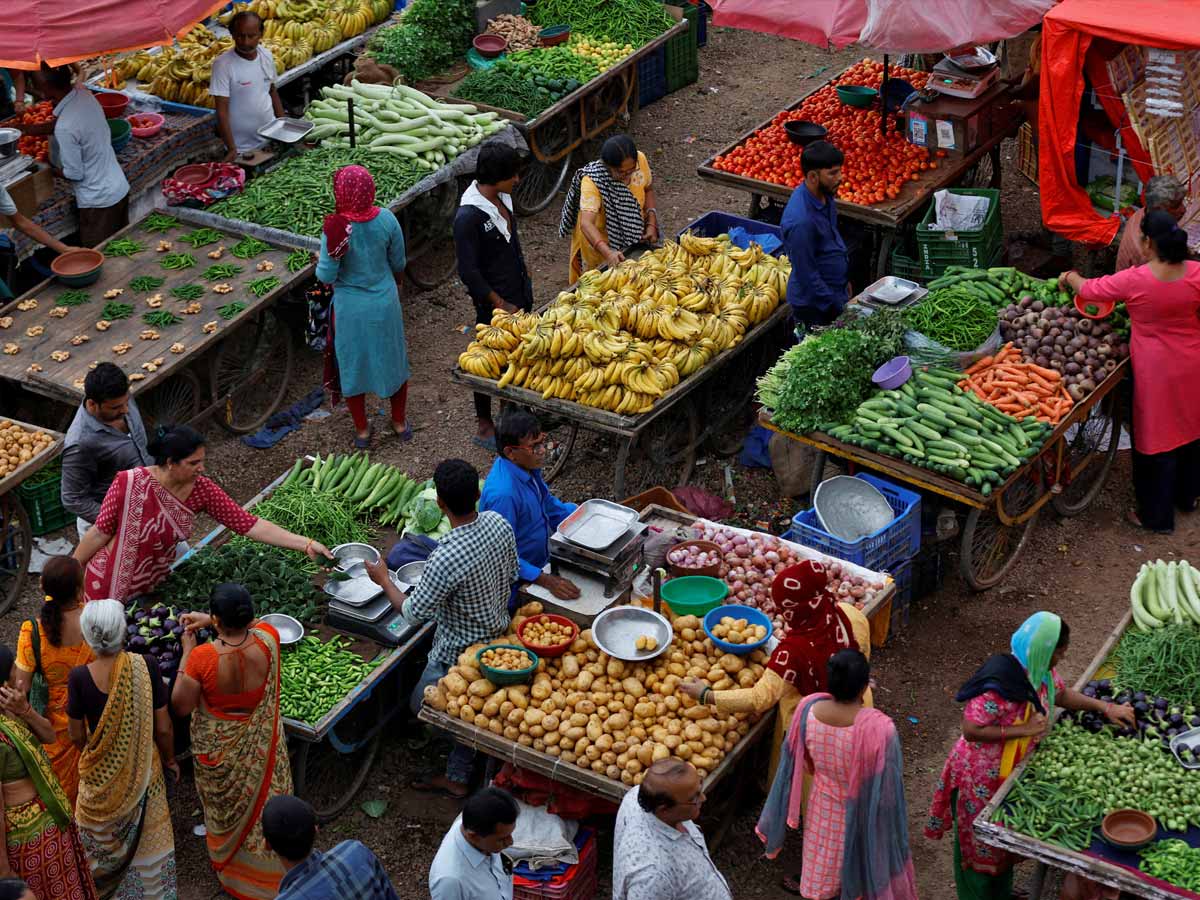 महंगाई से छुटकारे की उम्मीद, खाने-पीने के सामान के जल्द घटेंगे दाम, वित्त मंत्रालय की रिपोर्ट में दावा