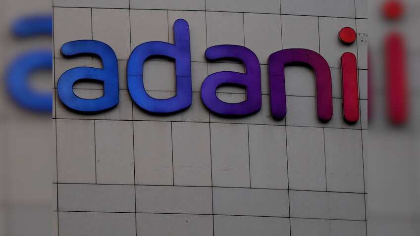 Adani Group के लिए एक और बुरी खबर! Moody's ने 7 कंपनियों की रेटिंग निगेटिव की, Stocks में चौतरफा बिकवाली