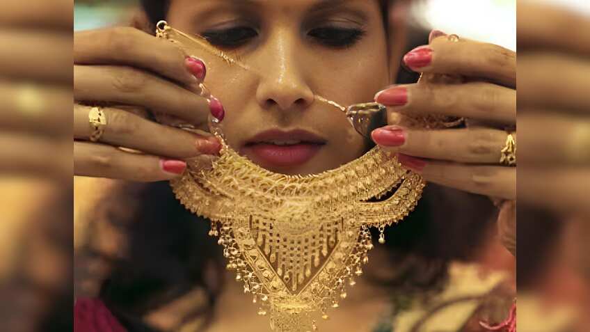 Gold-Silver price: सिर्फ दो दिन में ही ₹2250 सस्ता हुआ सोना, चांदी में भी ₹2700 की गिरावट, जानिए लेटेस्ट रेट