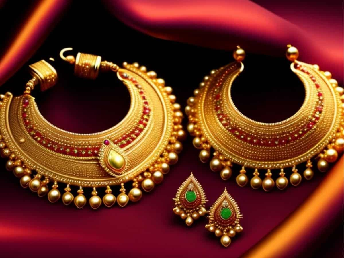 Gold-Silver Price: MCX पर सीधे 500 रुपये चढ़ गया सोना, लेकिन गहने खरीदना हुआ सस्ता