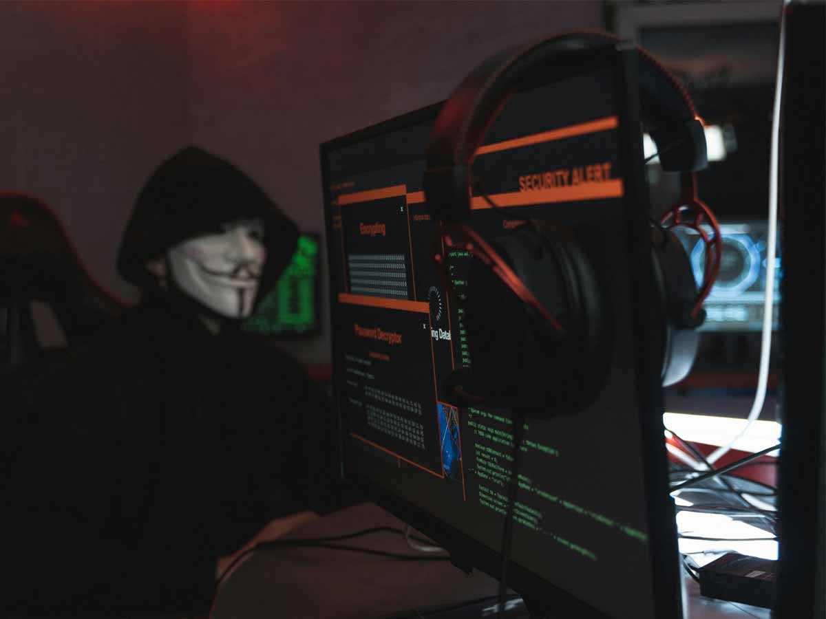 डिजिटल अरेस्ट में रिटायर्ड कर्मचारी ने गंवाई रिटायरमेंट फंड की पूंजी,11 चेक से 10 खातों में लिए 1.84 करोड़ रुपये