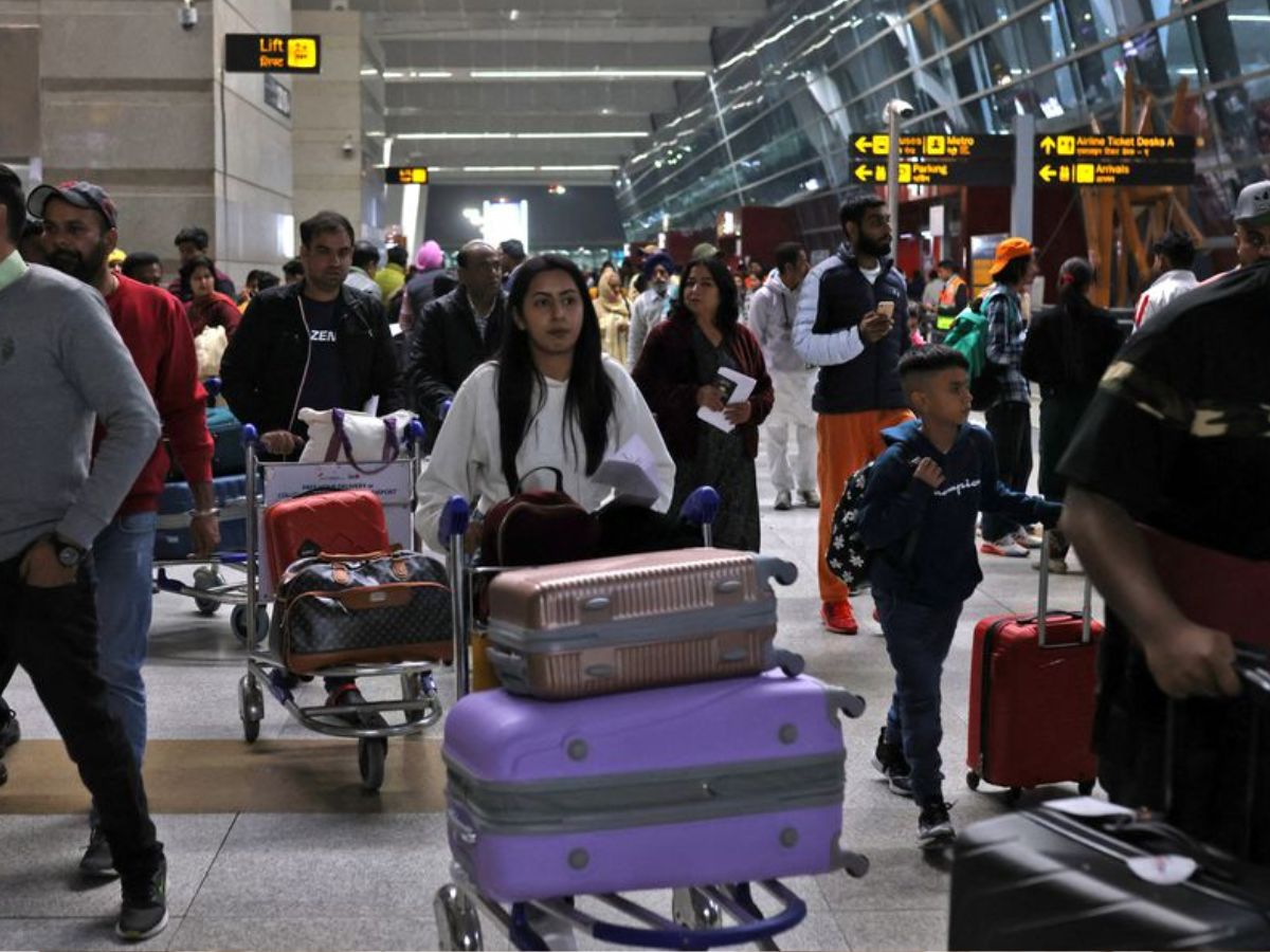 FY25 में घरेलू हवाई यात्रियों की संख्या बढ़कर 42 करोड़ तक पहुंचने का अनुमान : ICRA