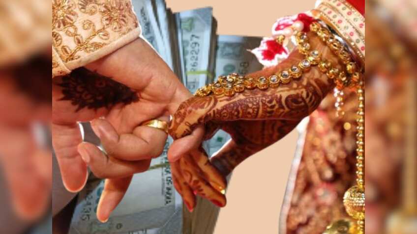 घर में शादी है और कम पड़ रहे हैं पैसे? Marriage Loan से फटाफट होगा पैसों का जुगाड़...जानिए नियम और शर्तें