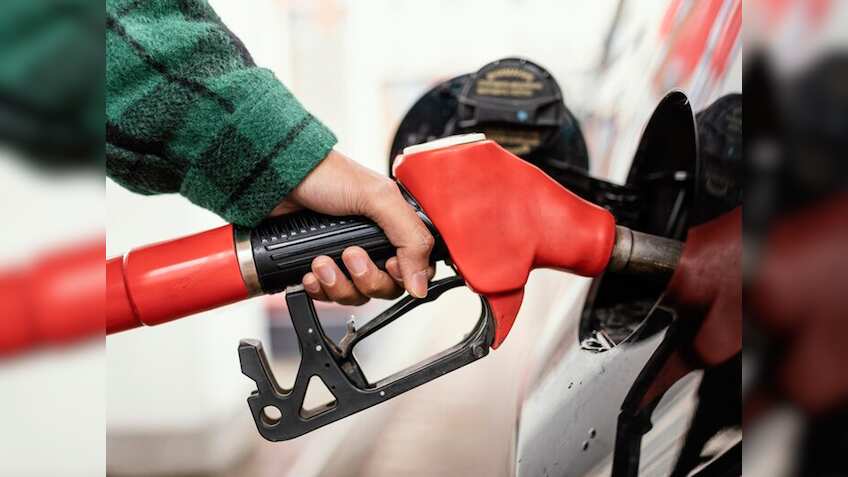 Petrol-Diesel Price: फिर से सस्ता हुआ Crude Oil, तेल कंपनियों ने जारी किए ताजा भाव, जानें लेटेस्ट रेट्स