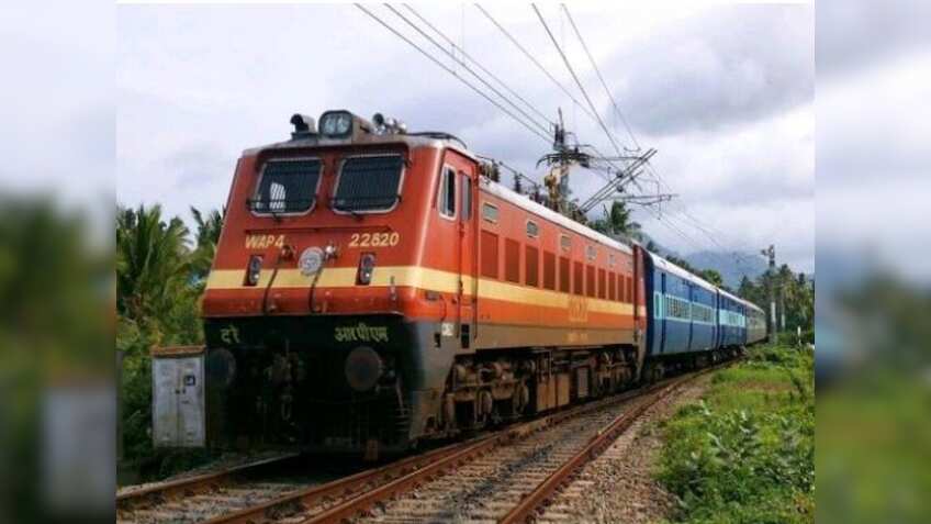 नए साल में सुपरफास्ट, मेल एक्सप्रेस समेत 73 स्पेशल ट्रेनों के बदल जाएंगे नंबर, बुकिंग से पहले चेक कर लें रूट्स