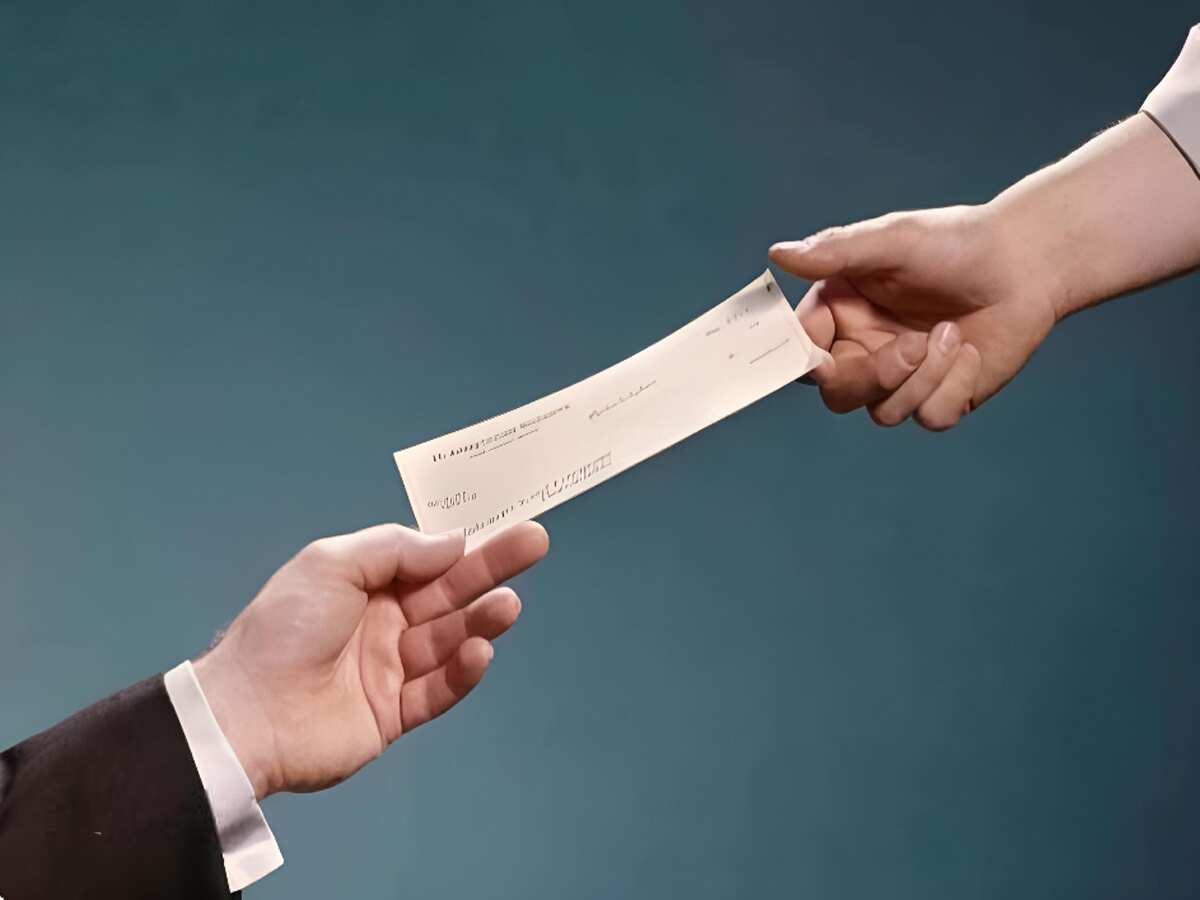 5- चेक से भुगतान करें