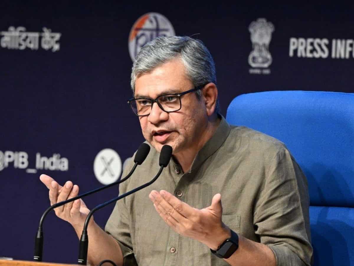 क्या प्राइवेट हाथों में चली जाएगी रेलवे? रेल मंत्री के इस जवाब से आम आदमी को मिलेगी बड़ी राहत