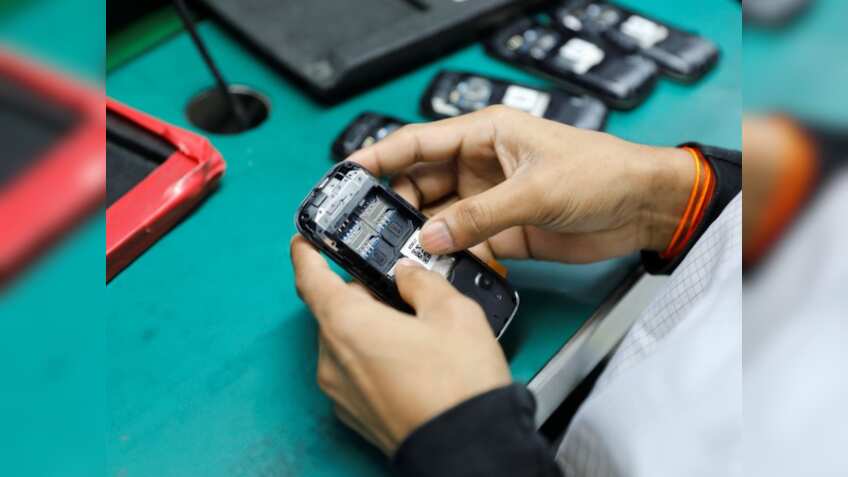 Budget 2025: मोबाइल कंपोनेंट बनाने वाली कंपनियों के लिए अच्छी खबर, बजट में कर सकती है सरकार ये बड़ा ऐलान