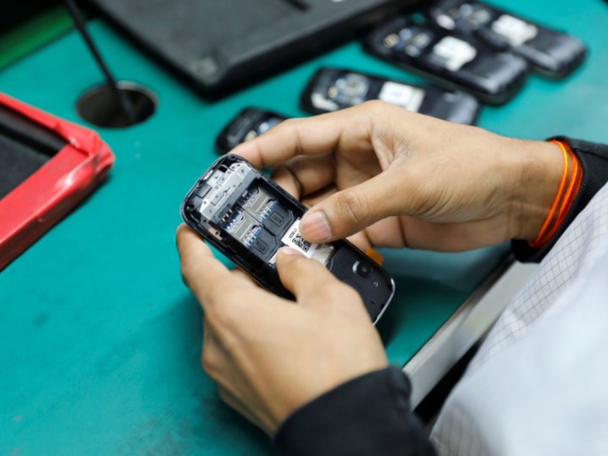 Budget 2025: मोबाइल कंपोनेंट बनाने वाली कंपनियों के लिए अच्छी खबर, बजट में कर सकती है सरकार ये बड़ा ऐलान