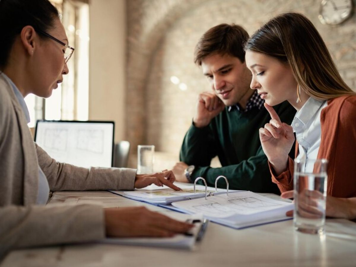 नीलामी से पहले बैंक जारी करता है नोटिस