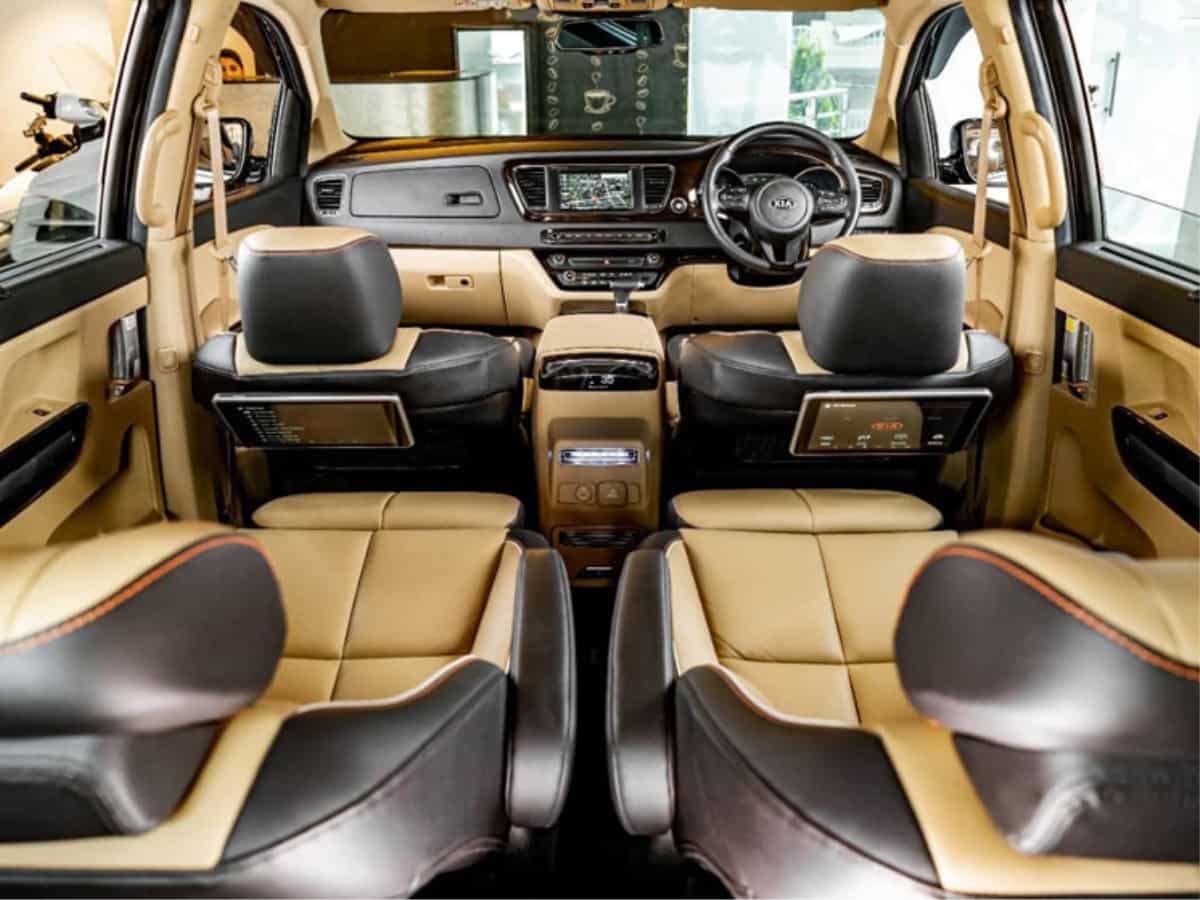 Kia Carnival Limousine की 400 यूनिट्स 