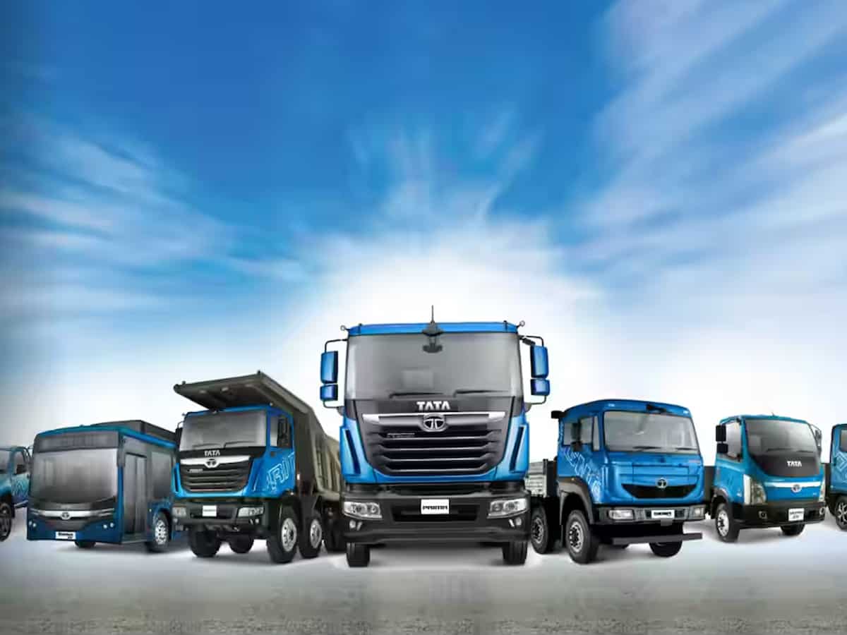 अगले महीने से महंगे हो जाएंगे TATA के ट्रक-बस, कंपनी पहले ही कर चुकी है कारों की कीमत बढ़ाने का ऐलान