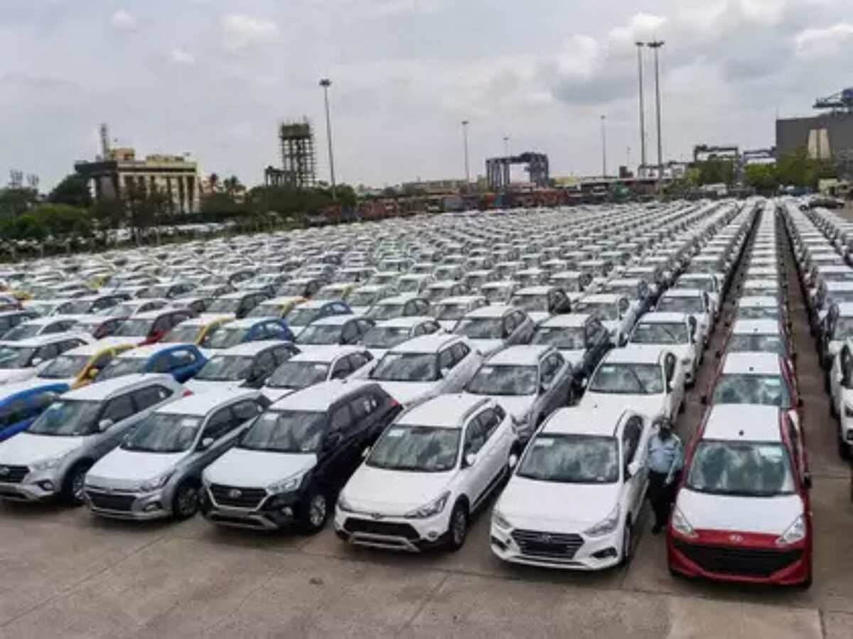 इस ऑटो कंपनी ने एक बार फिर मारी बाजी! थोक बिक्री में बनी नंबर-1