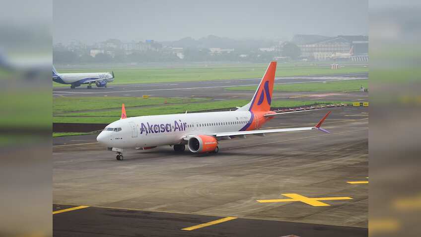 DGCA ने Akasa Air को भेजा Notice, नियमों का उल्लंघन करने पर कंपनी के खिलाफ हुई कार्रवाई