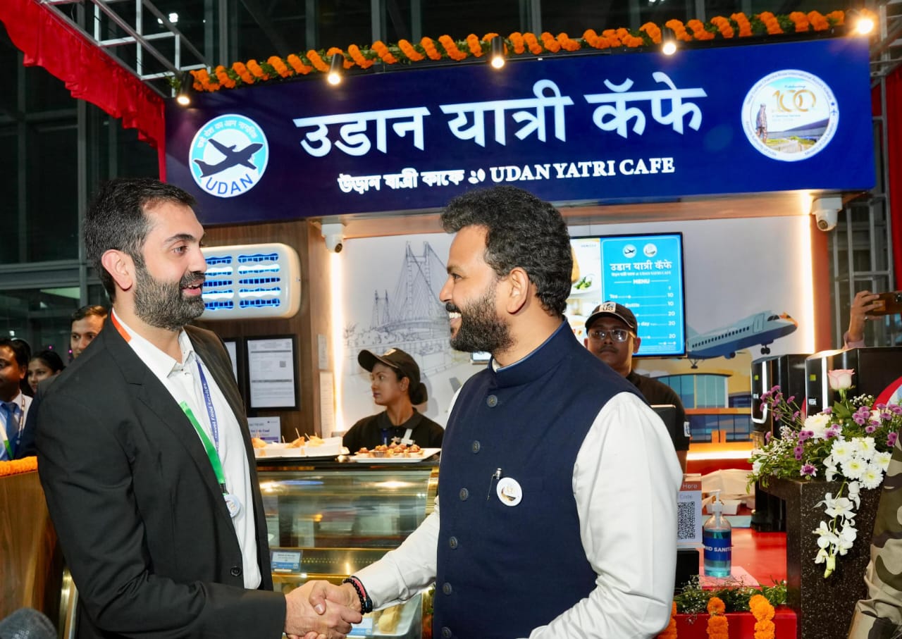 UDAN Cafe: एयरपोर्ट पर खाना अब नहीं पड़ेगा जेब पर भारी, ₹10 में चाय, ₹20 में कॉफी,समोसा बेचने की तैयारी
