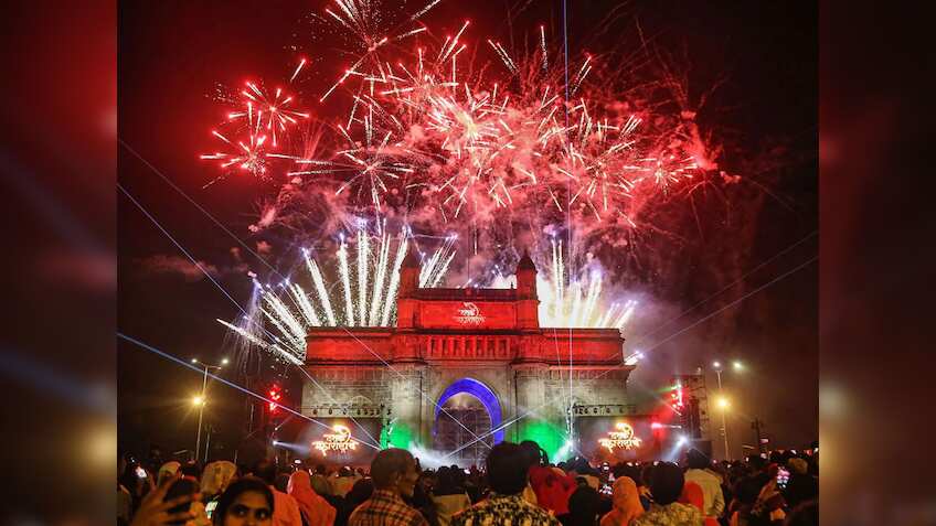 नई दिल्ली में करनी है नए साल की पार्टी, घर से निकलने से पहले  जान लें दिल्ली पुलिस की ये ट्रैफिक एडवाइजरी