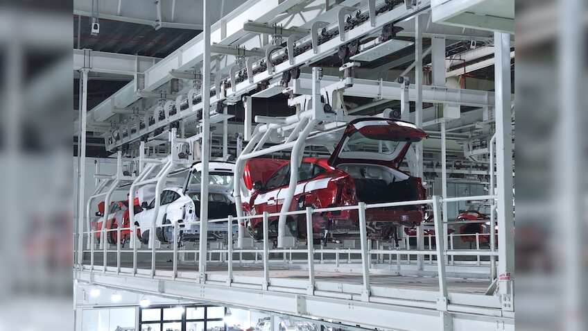 Mahindra का EV पर बड़ा फोकस! चाकन प्लांट में अलग से ईवी मैन्युफैक्चरिंग फैसिलिटी तैयार; खरीदार के लिए ये ऐलान 