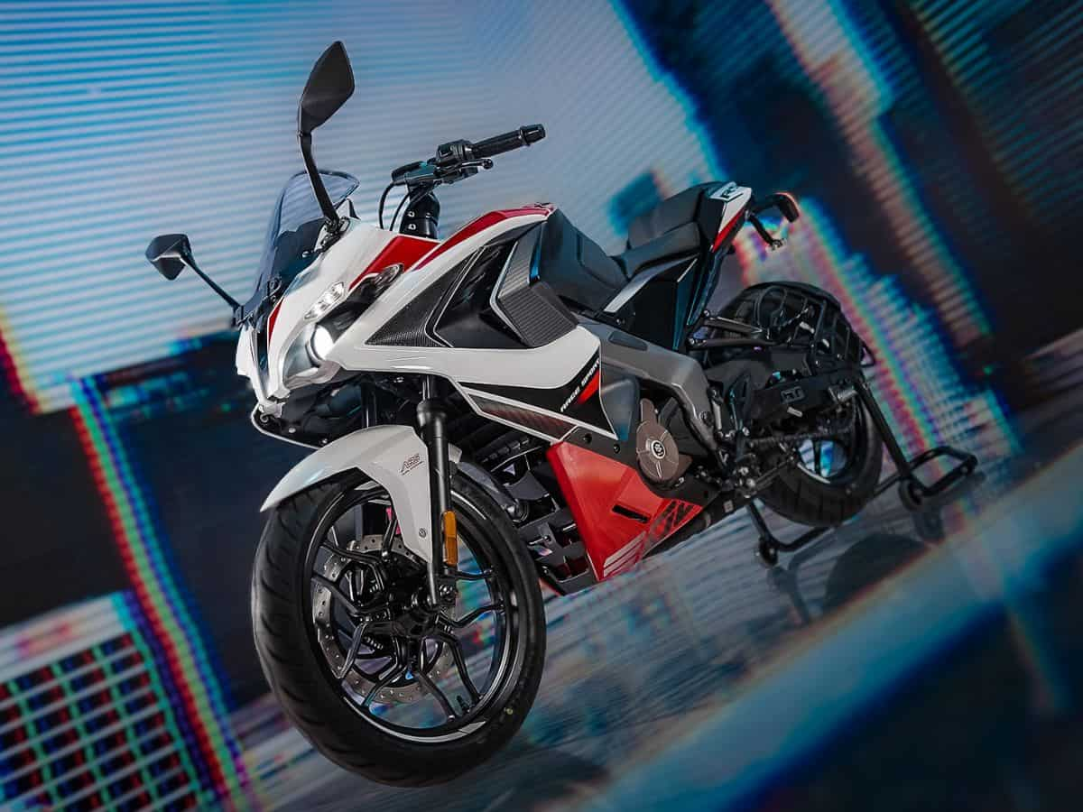 2025 Pulsar RS200 की कीमत