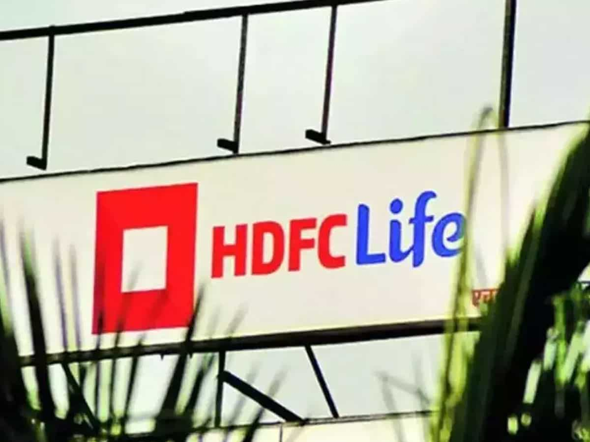 HDFC Life Insurance ने बाजार बंद होने के बाद जारी किए नतीजे, अनुमान से कम रहा मुनाफा, शेयर पर रखें नजर