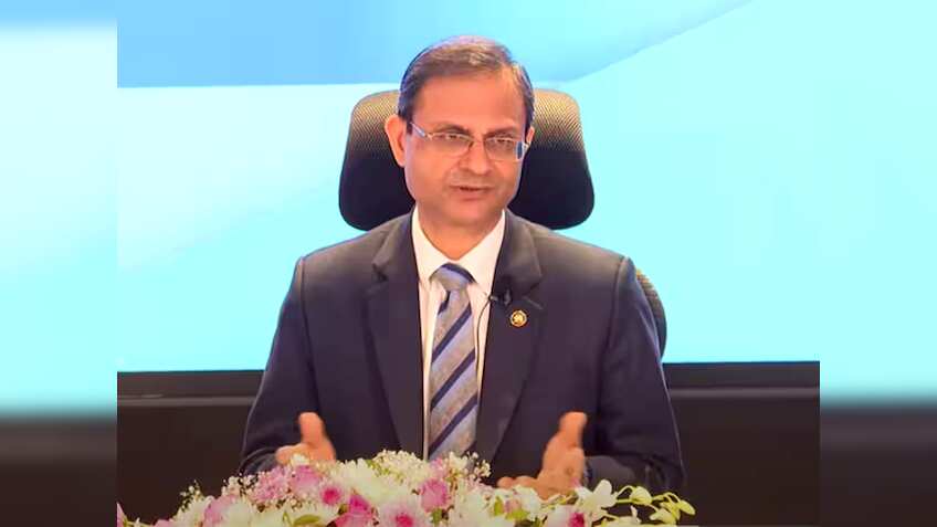 RBI ने पकड़ ली बड़ी गड़बड़ी, इस NBFC का लाइसेंस किया रद्द, मोबाइल ऐप से देती थी Loan, आपने भी तो नहीं लिया?