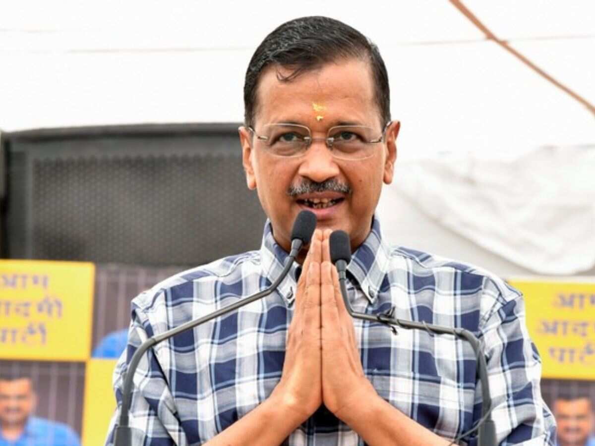 Delhi Election: 'आप’ मेनिफेस्टो की 15 गारंटी, महिलाओं को हर महीने ₹2100 देने से लेकर युवाओं को रोजगार तक के वादे