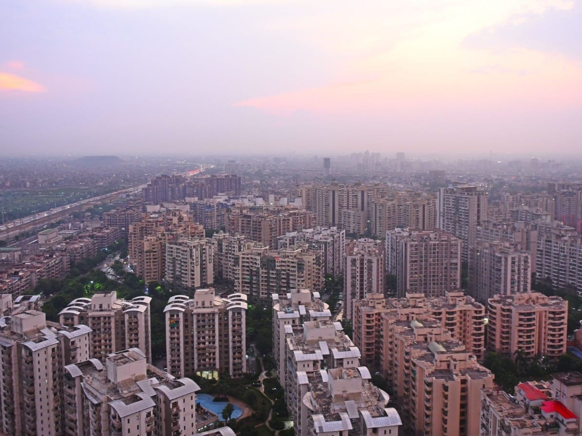 अक्टूबर-दिसंबर तिमाही में दिल्ली-एनसीआर में घरों की कीमतें 49% बढ़ीं, रियल एस्टेट की नई रिपोर्ट