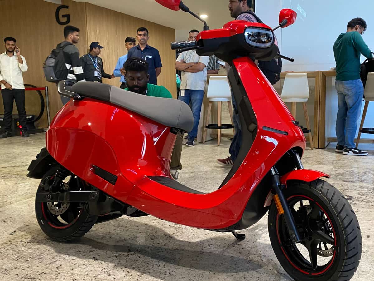 सेगमेंट फर्स्ट फीचर्स से लैस 