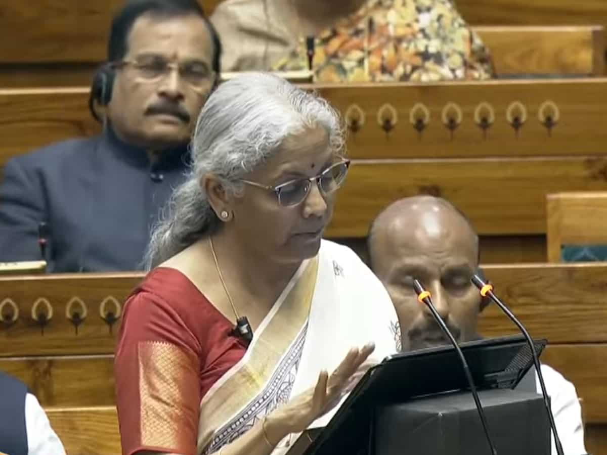 क्या है सरकार की संशोधित UDAN स्कीम जिससे 2 करोड़ पैसेंजर्स भरेंगे उड़ान, बिहार में खुलेगा नया ग्रीनफिल्ड एयरपोर्ट