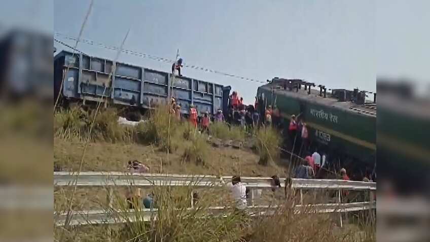 Train Accident: फतेहपुर में 2 मालगाड़ियों की आमने-सामने हुई टक्कर, पुल के नीचे गिरा इंजन, जानिए क्या है अपडेट