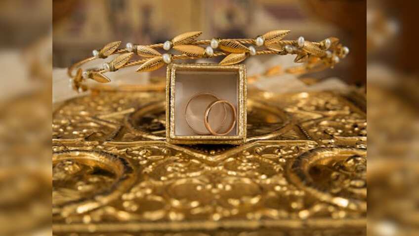 Gold Price Today: एक दिन में ₹2430 महंगा हुआ सोना, रिकॉर्ड ₹88,500 प्रति 10 ग्राम पर पहुंचा भाव