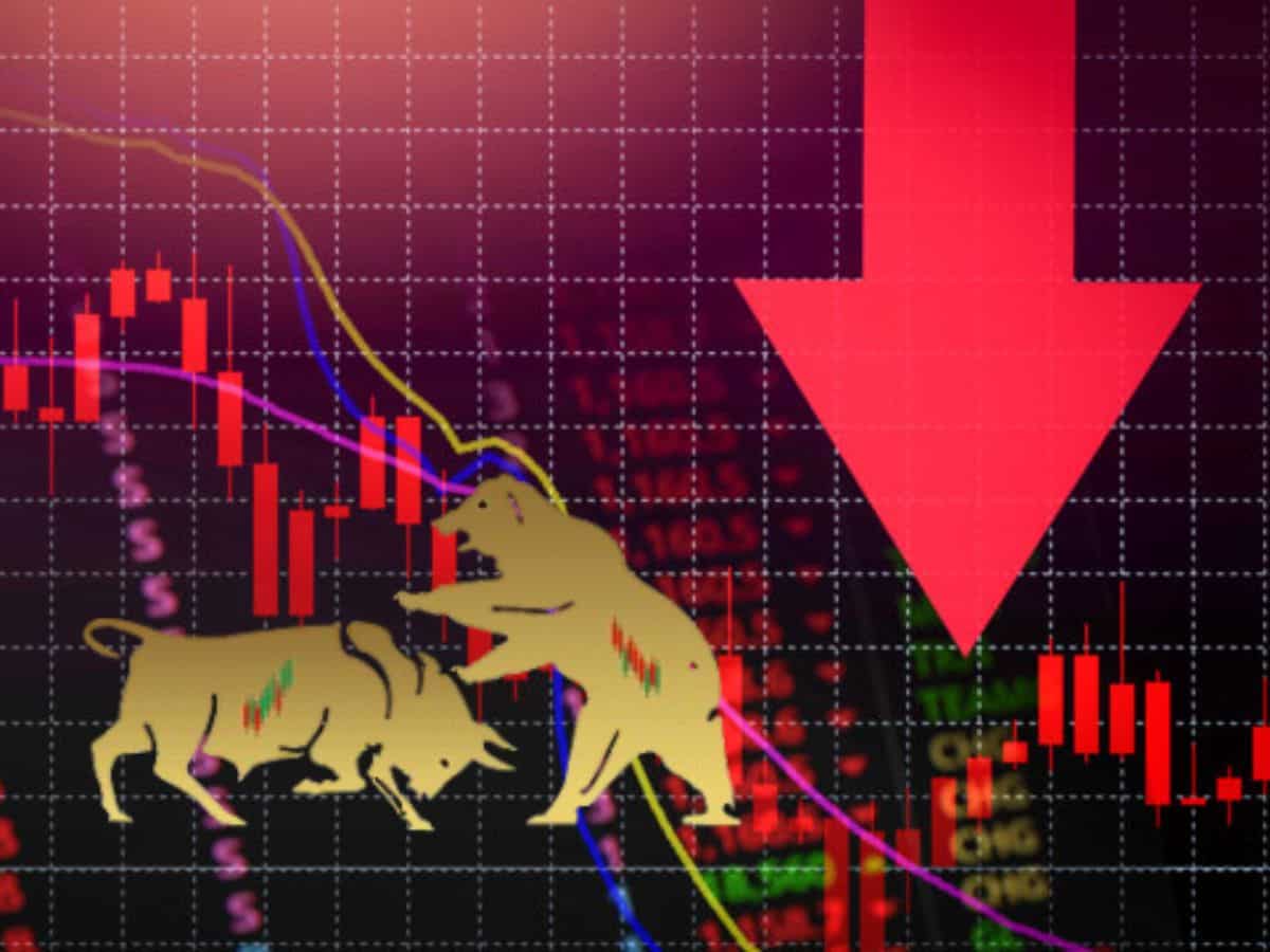 Stock Market Closing Highlights: बाजार में हाहाकार, सेंसेक्स 1,018 अंक गिरकर बंद, PSU शेयरों में दिखी भारी बिकवाली