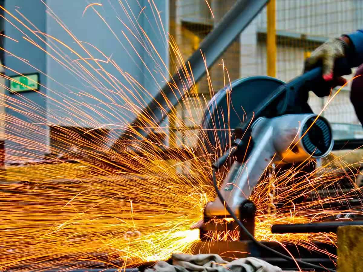 Q3 Results: कमाई बढ़ने के बावजूद 66% गिरा इस Maharatna PSU का नेट प्रॉफिट, कल शेयर पर रखें पैनी नजर