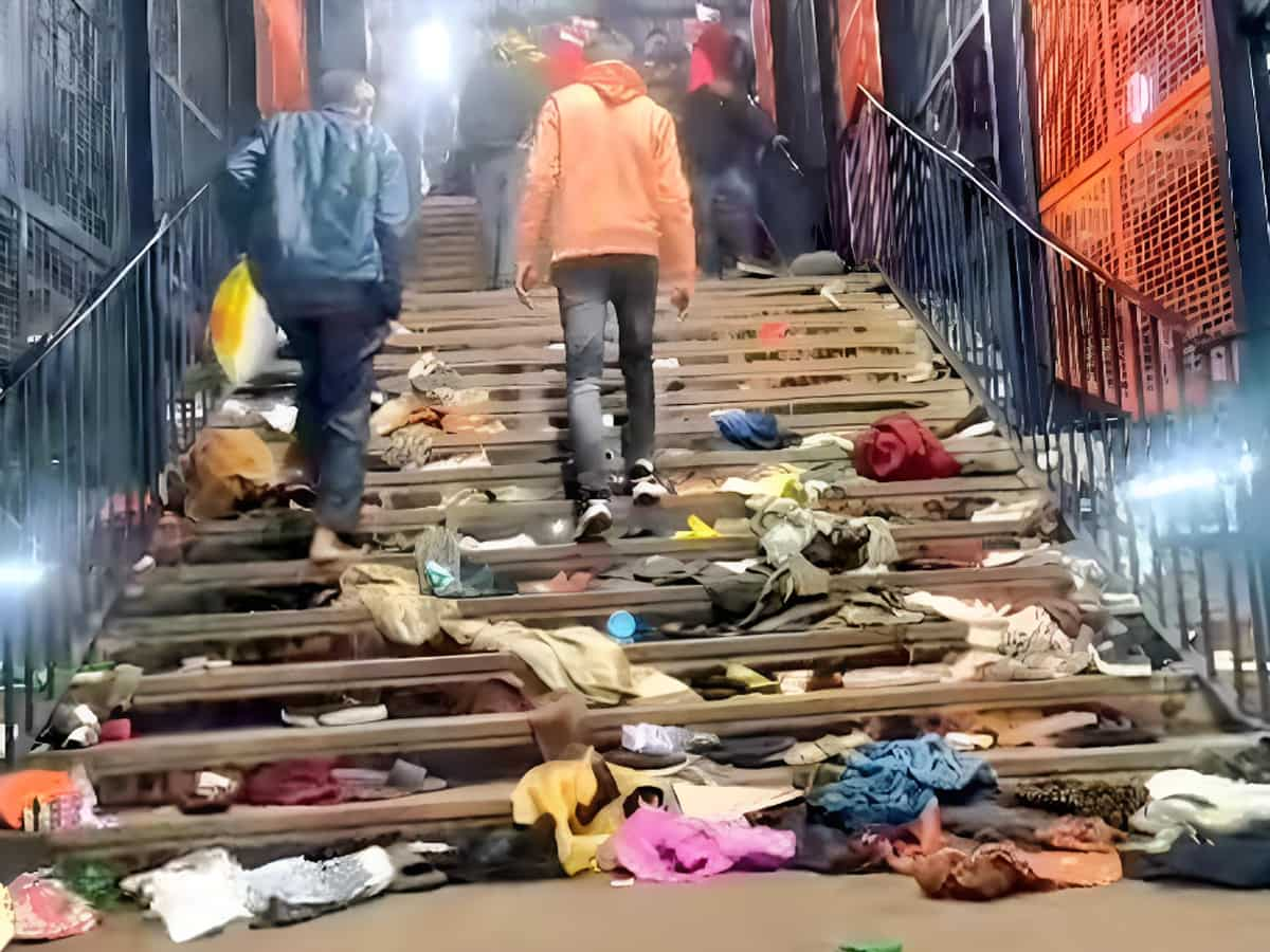 New Delhi Railway Station Stampede:रेलवे की इस घोषणा के बाद मची भगदड़! शख्स ने बताई