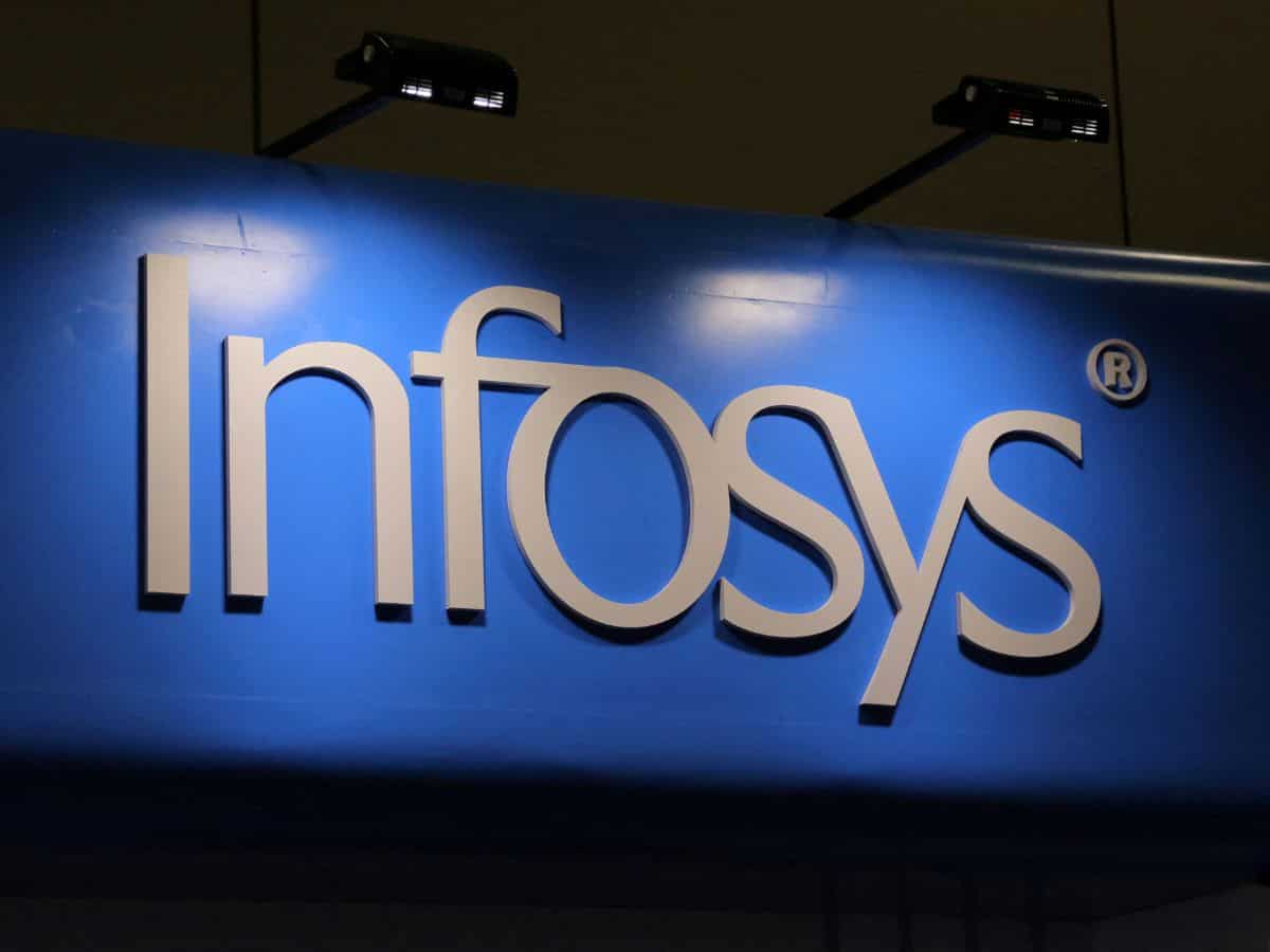 क्या बाउंसर बुलाकर Infosys ने 300 फ्रेशर्स को नौकरी से निकाला? छंटनी विवाद पर आया कंपनी का जवाब