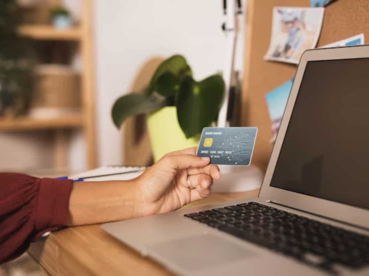Credit Card के नए यूजर बने हैं तो कभी न करें ये गलती, वरना क्रेडिट स्‍कोर बिगड़ते देर नहीं लगेगी