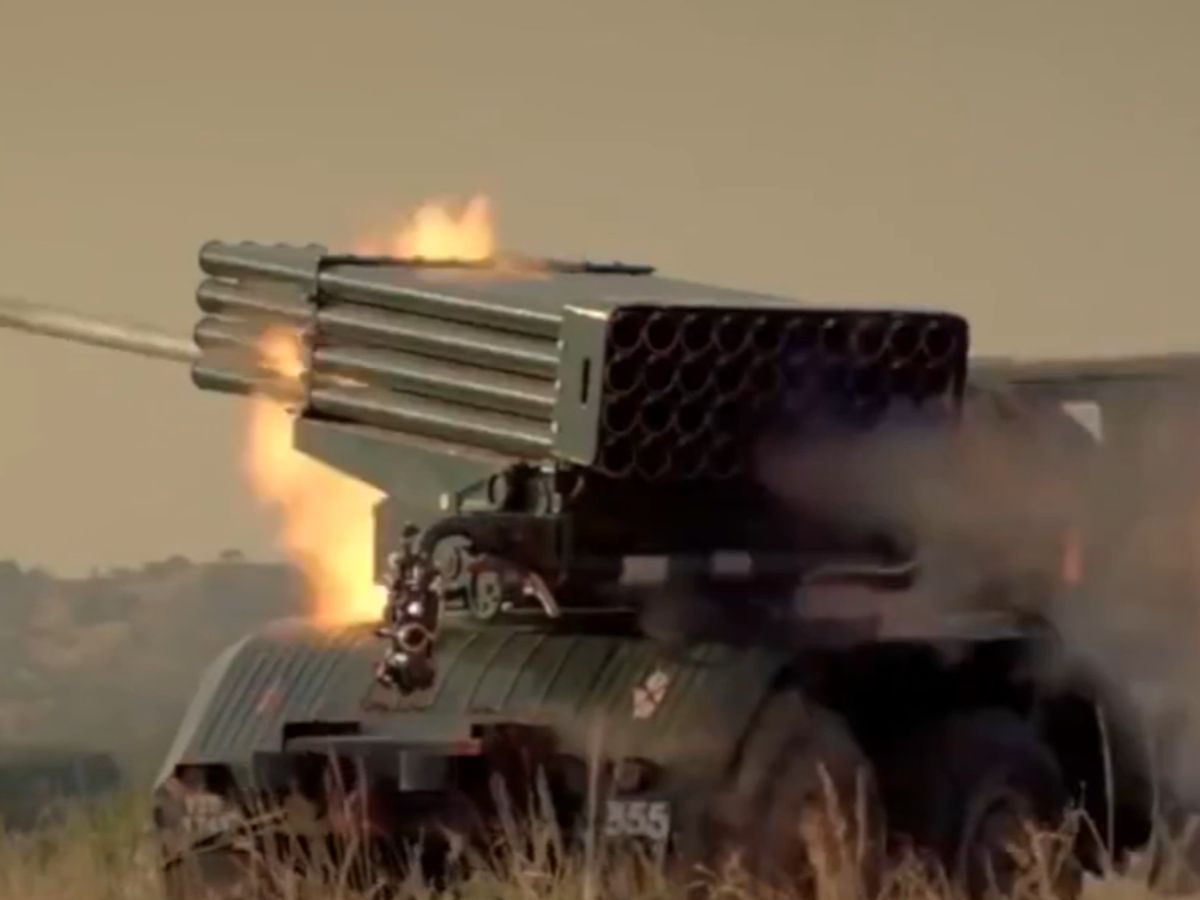 कमजोर बाजार में 'रॉकेट' बना ये Defence Stock, रक्षा मंत्रालय से मिला बड़ा ऑर्डर, 3 साल में 300% रिटर्न