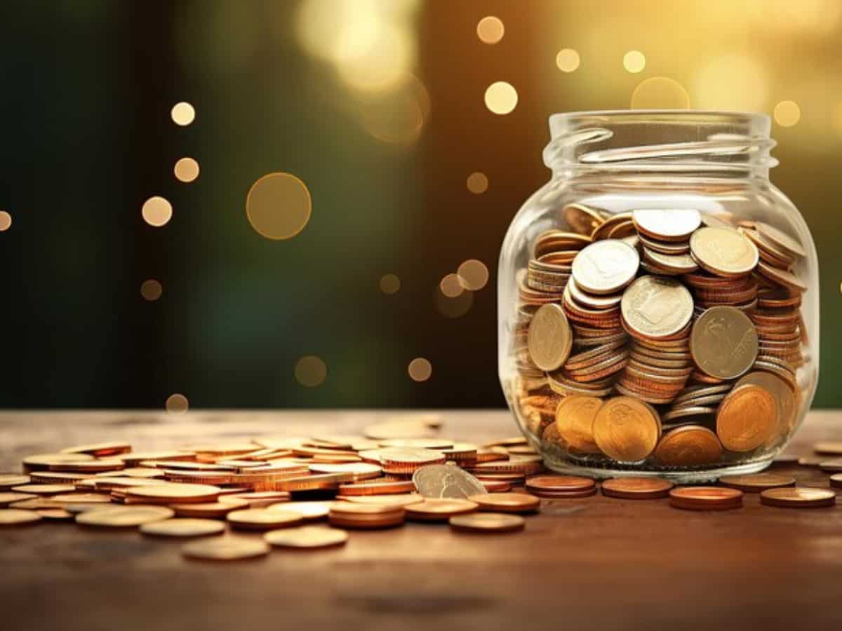 नियमित बचत करें