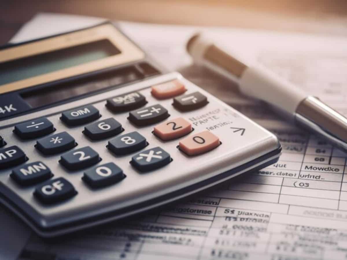 खर्चों पर नियंत्रण जरूरी