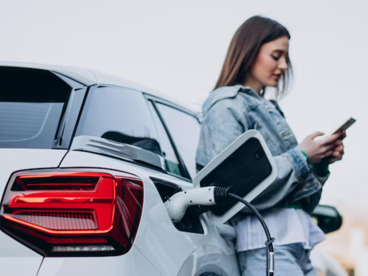 ना पेट्रोल-डीजल जितना खर्च, ना EV की तरह मेंटेनेंस की टेंशन, जान गए Hybrid Car के ये सीक्रेट्स तो तुरंत कर लेंगे बुक