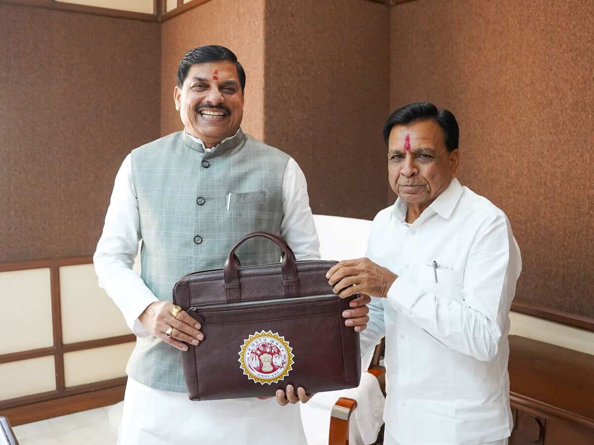 Madhya Pradesh Budget 2025: लाड़ली बहनों के लिए बड़ी रकम, कर्मचारियों को DA गिफ्ट, कोई नया टैक्स नहीं!