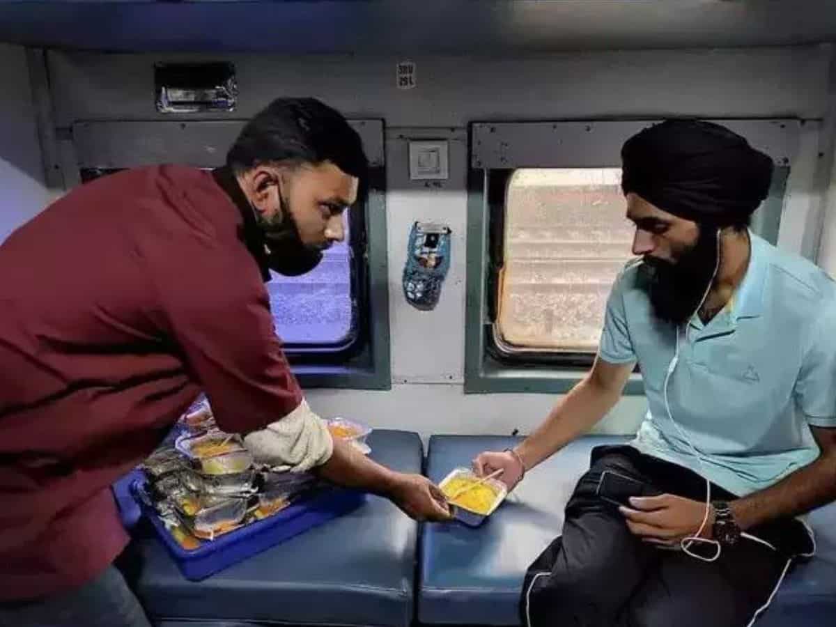 ट्रेन में वेंडर्स नहीं वसूल पाएंगे खाने के लिए मनमाने पैसे, बस रेल मंत्री अश्विनी वैष्णव की ये बात रखना याद