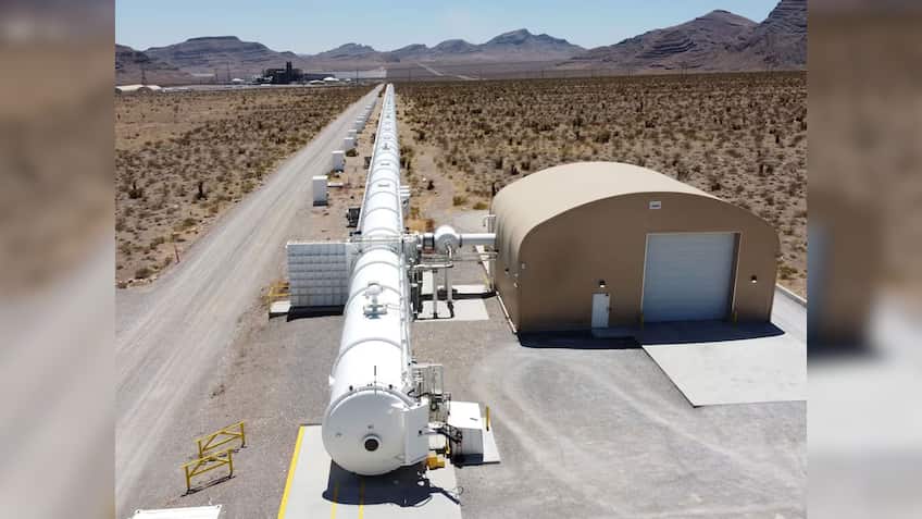 रेलवे ट्रैक नहीं, सीधी हवा में उड़ान! पलक झपकते ही मंजिल! भारत में जल्द दिखेगी ये सुपरफास्ट ट्रेन!