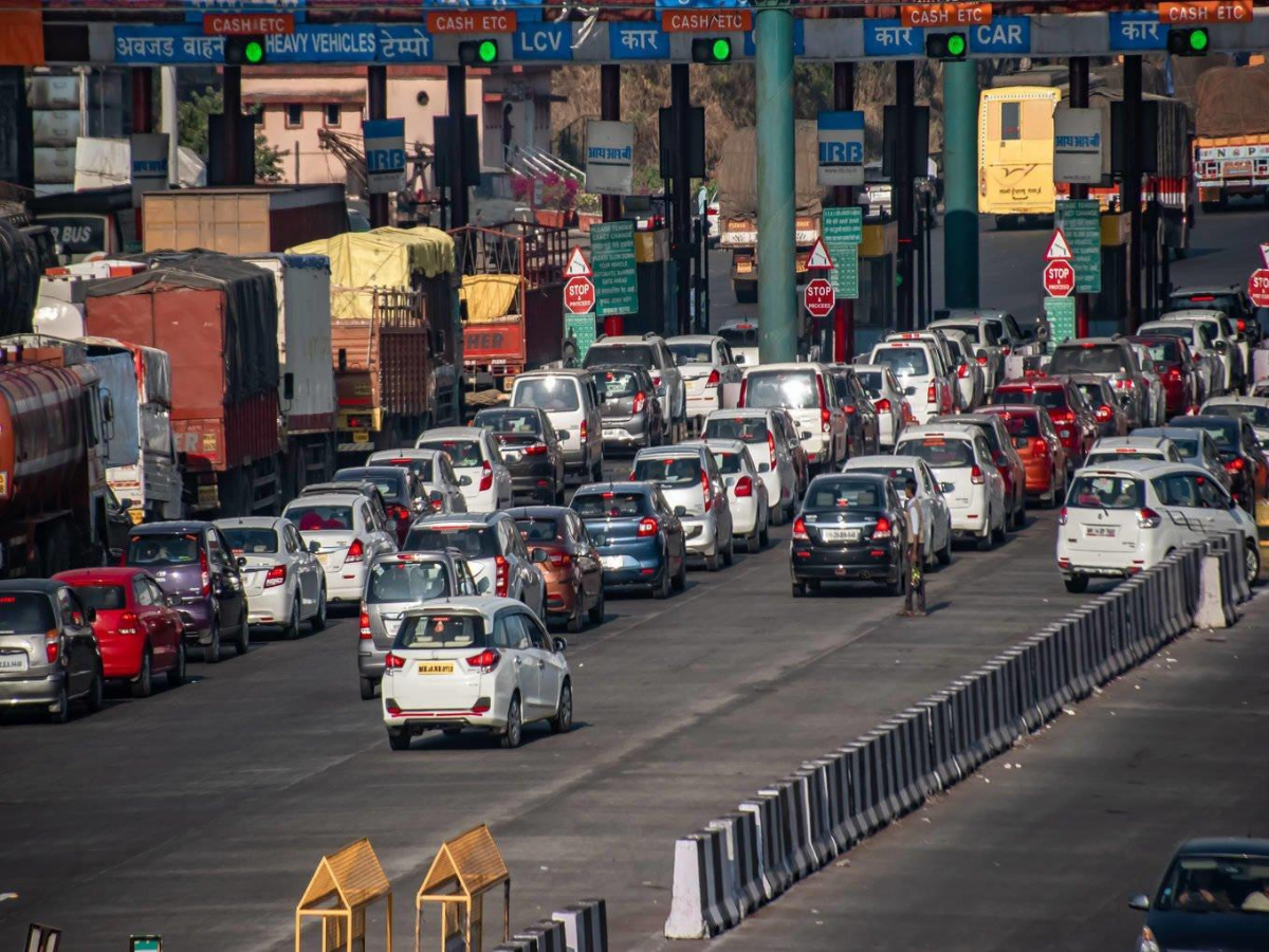 Delhi-Noida के 10 लाख लोगों को मिलेगी जाम से छुट्टी! लंबे समय से रुके हुए इस रोड प्रोजेक्ट का काम हुआ शुरू
