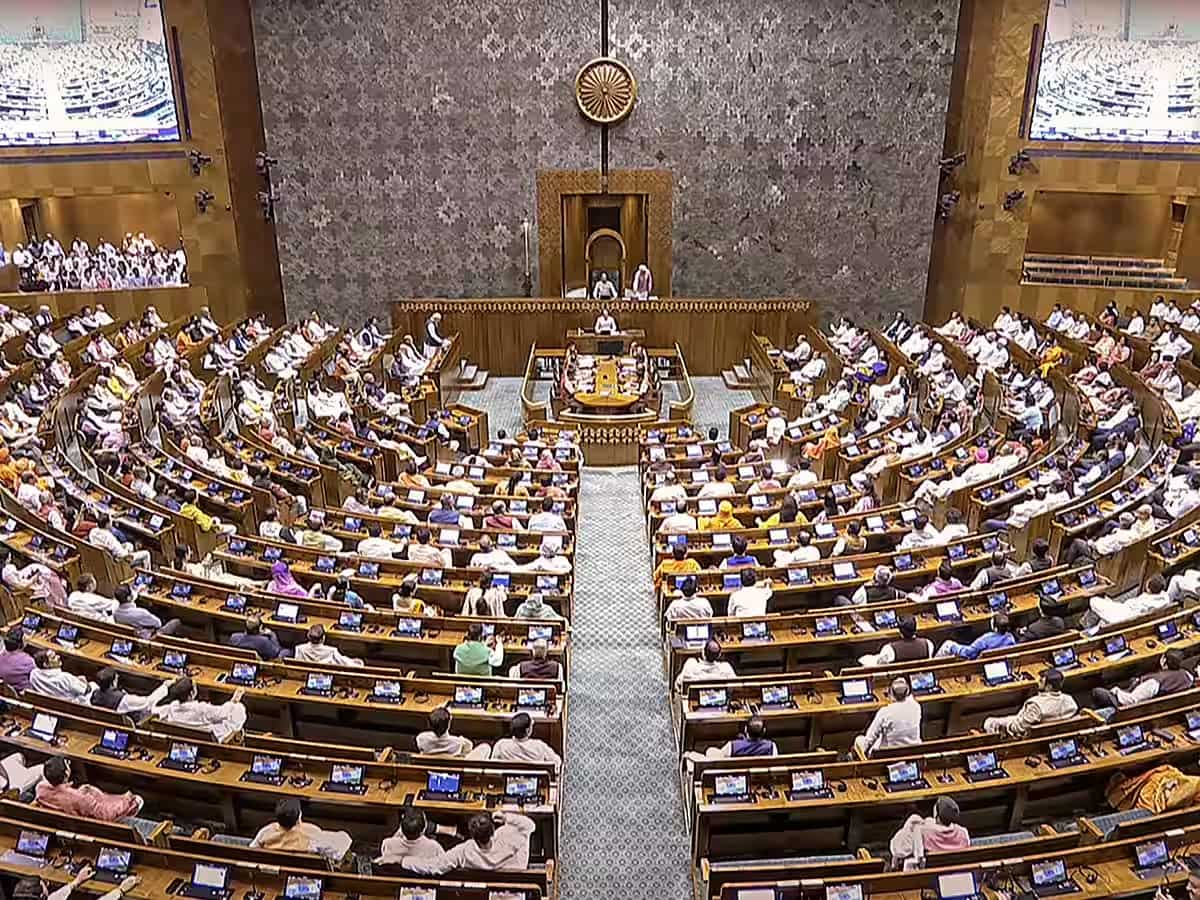 बढ़ गई सांसदों की Salary, हुआ 24% का Increment, 1 अप्रैल 2023 से होगा प्रभावी, जानिए अब कितनी हो गई सैलरी