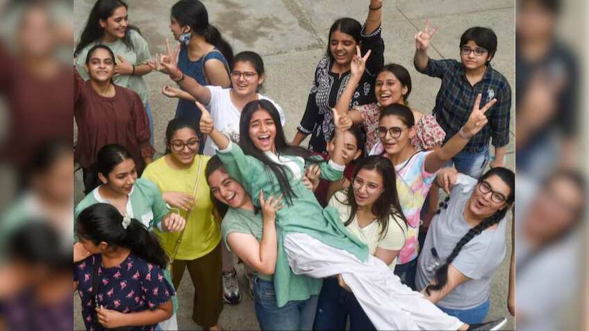 Bihar Board 12th Results Out: बेतिया की प्रिया ने किया साइंस में टॉप, जानें कहां देख सकते हैं बिहार बोर्ड 12वीं का रिजल्ट