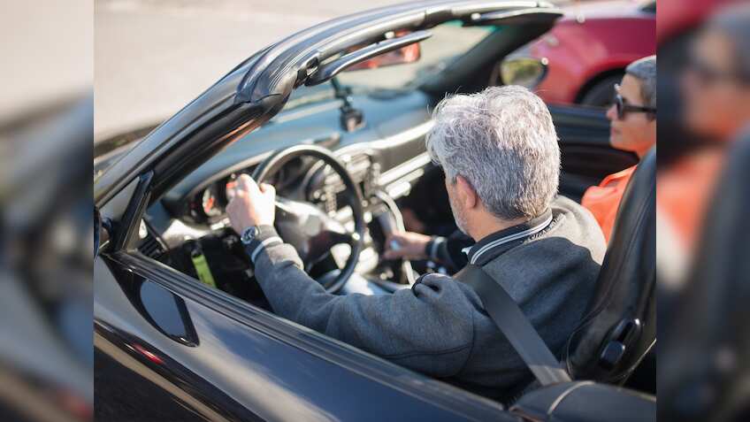 ₹100 के बदले लगेगा ₹1000 का जुर्माना, इस नए नियम ने कार चालकों की बढ़ाई टेंशन, आप तो नहीं कर रहे ये गलती