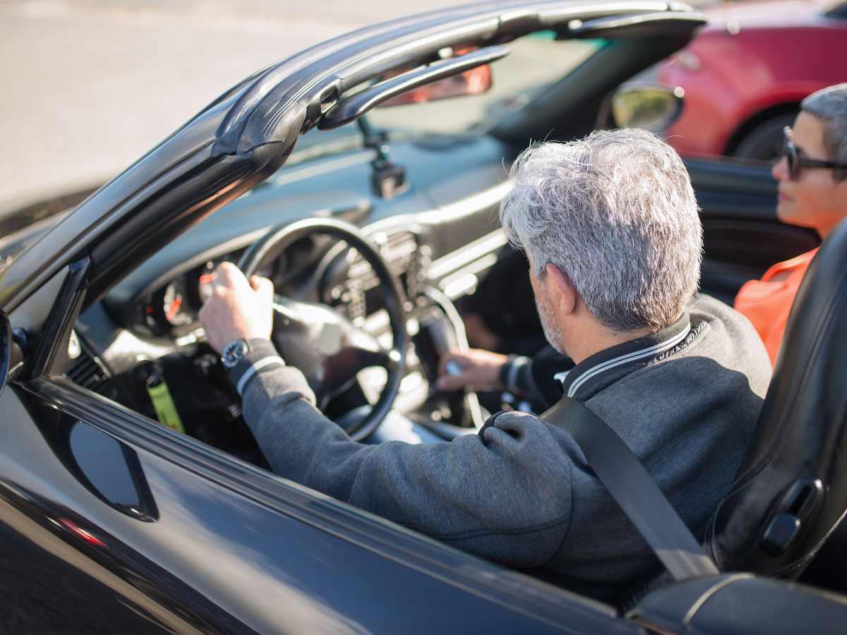 ₹100 के बदले लगेगा ₹1000 का जुर्माना, इस नए नियम ने कार चालकों की बढ़ाई टेंशन, आप तो नहीं कर रहे ये गलती