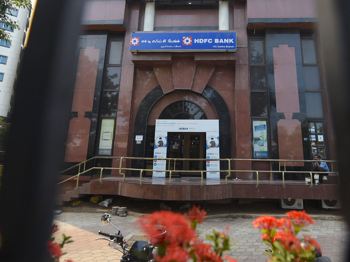 RBI ने इन दो बैंकों पर लगाया जुर्माना, आपका है अकाउंट तो क्या पड़ सकता है कोई असर?